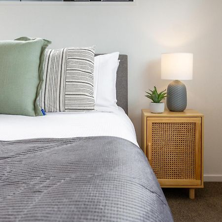 2Br Townhouse: Cosy, Close To City, Car Park Christchurch Extérieur photo