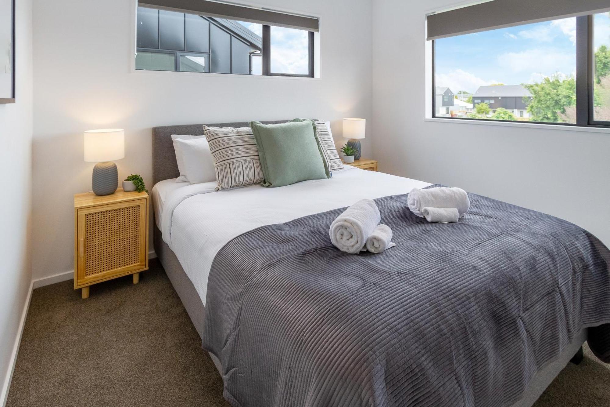 2Br Townhouse: Cosy, Close To City, Car Park Christchurch Extérieur photo